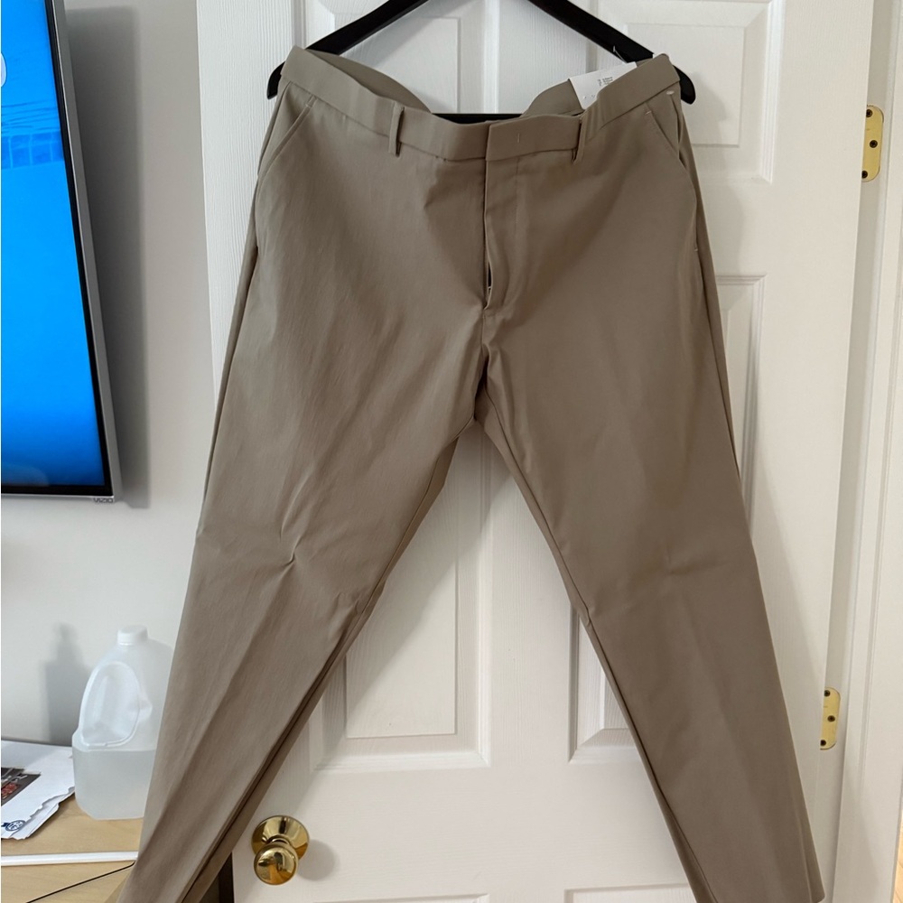 36Wx30L Tommy Hilfiger stretch khaki dress pants